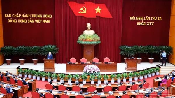 Quang cảnh phiên bế mạc Hội nghị lần thứ ba Ban Chấp hành Trung ương Đảng khóa XIV. (Ảnh: ĐĂNG KHOA)
