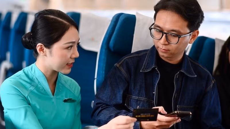 vietnam-airlines-tang-ba-c-hoa-n-thia-n-da-ch-va-internet-tran-may-bay-mang-a-an-trai-nghia-m-kat-na-i-thua-n-tia-n-cho-ha-nh-khach.jpg
