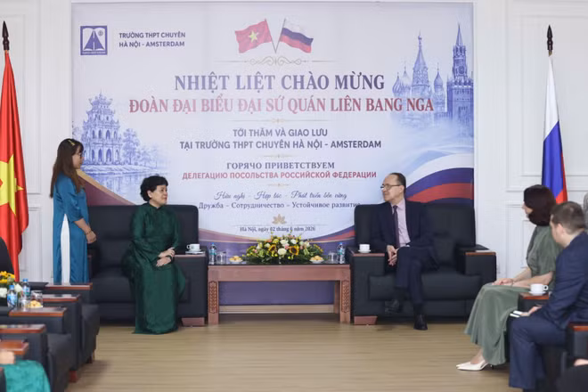 Quang cảnh cuộc gặp gỡ và giao lưu. (Ảnh: THANH TÙNG)