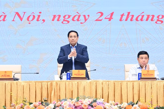 Thủ tướng Chính phủ Phạm Minh Chính chủ trì Phiên họp lần thứ tư của Ban Chỉ đạo của Chính phủ về phát triển khoa học công nghệ, đổi mới sáng tạo, chuyển đổi số và Đề án 06. (Ảnh: TRẦN HẢI) 