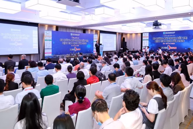 Quang cảnh hội nghị khoa học. 