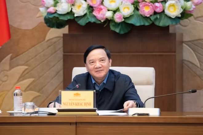 Ủy viên Trung ương Đảng, Phó Chủ tịch Quốc hội Nguyễn Khắc Định, Trưởng Ban Chỉ đạo chuyển đổi số của Quốc hội chủ trì cuộc làm việc. (Ảnh: quochoi.vn)