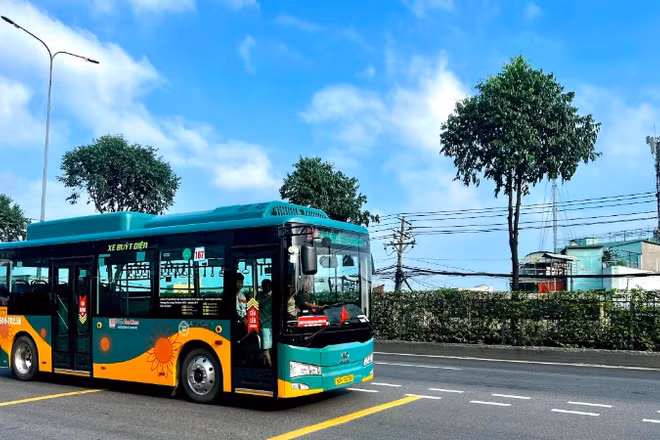 Thành phố Hồ Chí Minh triển khai nhiều chính sách chuyển đổi phương tiện xanh, nhằm giảm tình trạng ô nhiễm không khí.