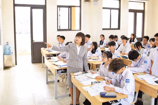 Giờ học của học sinh lớp 10 Trường trung học phổ thông Trương Định, Hà Nội. (Ảnh: QUANG THÁI)