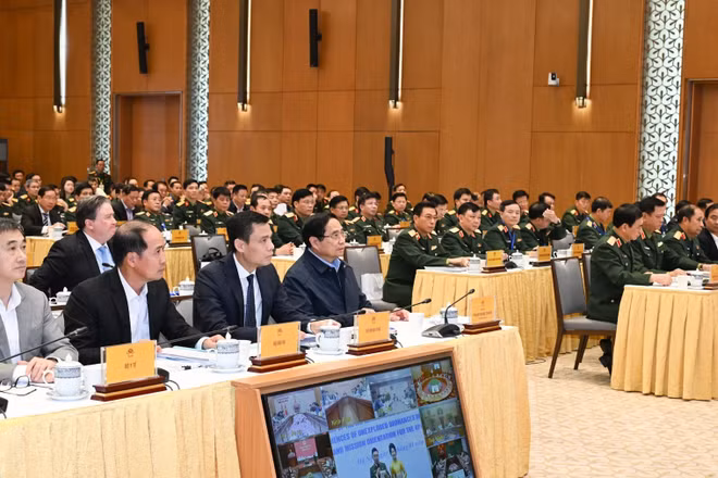 Thủ tướng Chính phủ Phạm Minh Chính chủ trì Hội nghị tổng kết thực hiện chương trình hành động quốc gia khắc phục hậu quả bom mìn sau chiến tranh ở Việt Nam giai đoạn 2010-2025 và phương hướng nhiệm vụ giai đoạn tiếp theo. (Ảnh TRẦN HẢI)