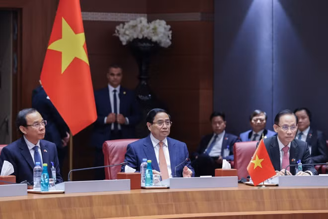 Thủ tướng Phạm Minh Chính hội đàm với Thủ tướng Algeria Sifi Ghrieb. (Ảnh: Nhật Bắc/VGP)