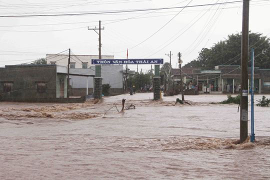 Ninh Thuận chìm trong mưa lũ ảnh 2