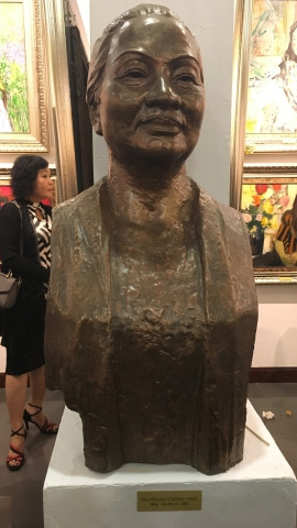 Chân dung Lê Ngọc Bích qua các bức tranh tượng ảnh 2