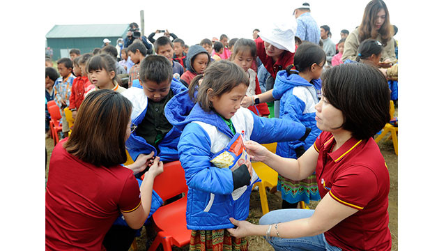 Áo ấm cho em ảnh 2