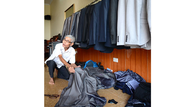 Xưởng cắt may ở làng ảnh 3