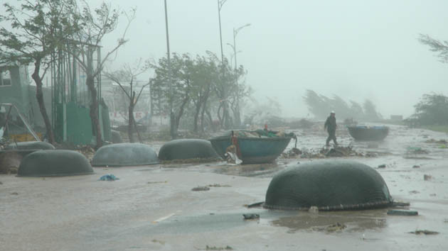 Miền trung hứng trọn sức tàn phá của bão Nari ảnh 6