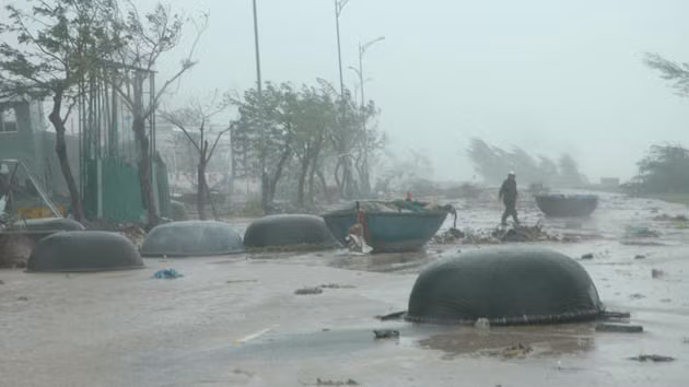 Miền trung hứng trọn sức tàn phá của bão Nari ảnh 6