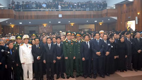 Hà Nội tiễn biệt Đại tướng Võ Nguyên Giáp! ảnh 24 Hà Nội tiễn biệt Đại tướng Võ Nguyên Giáp! ảnh 24