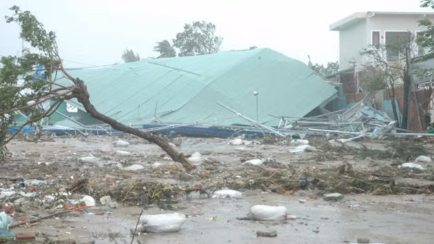 Miền trung hứng trọn sức tàn phá của bão Nari ảnh 5