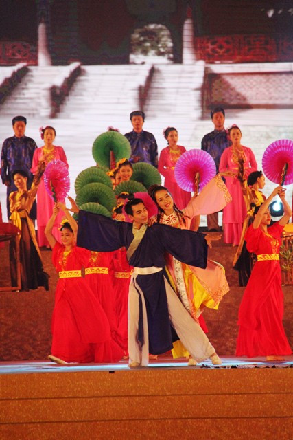 Lễ kỷ niệm 250 năm Ngày sinh Đại thi hào Nguyễn Du - Danh nhân văn hóa thế giới (1765-2015) ảnh 10