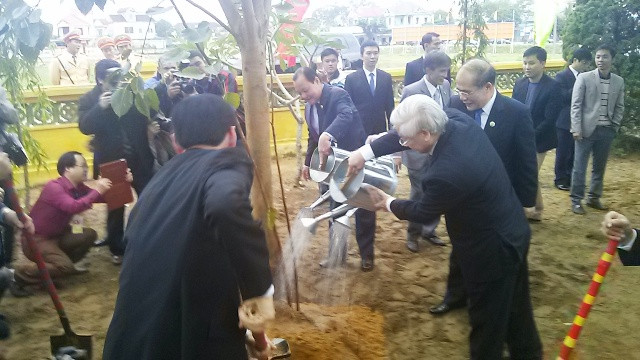 Lễ kỷ niệm 250 năm Ngày sinh Đại thi hào Nguyễn Du - Danh nhân văn hóa thế giới (1765-2015) ảnh 2