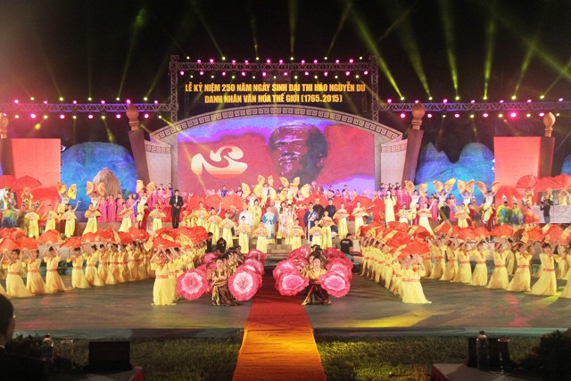Lễ kỷ niệm 250 năm Ngày sinh Đại thi hào Nguyễn Du - Danh nhân văn hóa thế giới (1765-2015) ảnh 9