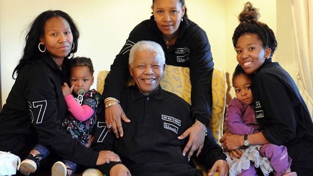 Cuộc đời và sự nghiệp của cựu Tổng thống Nam Phi Nelson Mandela qua ảnh ảnh 20