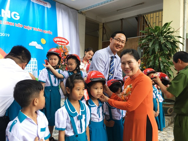 Tưng bừng năm học mới trên mọi miền đất nước ảnh 9