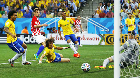 Những câu chuyện kỳ lạ ở World Cup 2014 ảnh 1