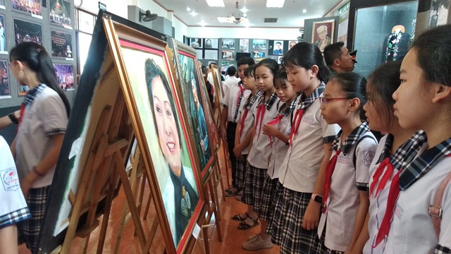 Triển lãm 260 tư liệu từ đờn ca tài tử đến sân khấu cải lương Nam Bộ ảnh 1