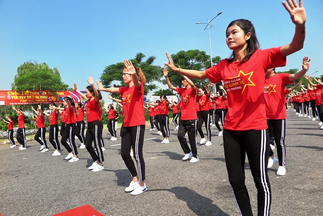 Ngày hội công nhân - phiên chợ nghĩa tình năm 2019 ảnh 2