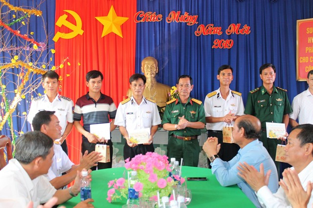 Mang sắc xuân đến đảo Thổ Chu ảnh 6