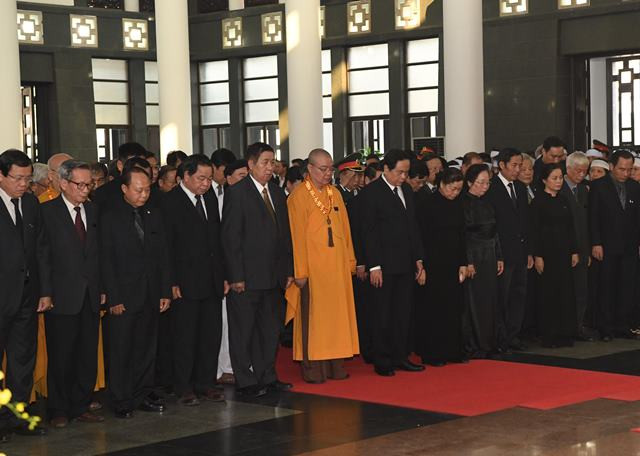 Cử hành trọng thể lễ viếng nguyên Tổng Bí thư Đỗ Mười ảnh 11 Cử hành trọng thể lễ viếng nguyên Tổng Bí thư Đỗ Mười ảnh 11