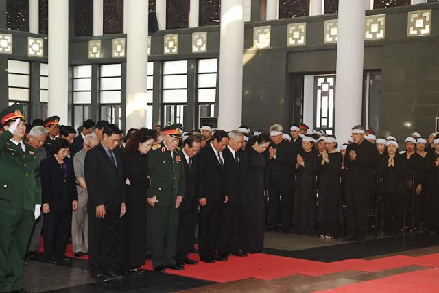 Cử hành trọng thể lễ viếng nguyên Tổng Bí thư Đỗ Mười ảnh 18 Cử hành trọng thể lễ viếng nguyên Tổng Bí thư Đỗ Mười ảnh 18