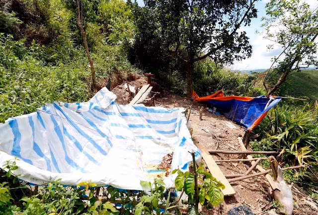 Đột nhập hầm khai thác vàng trái phép ảnh 5 Đột nhập hầm khai thác vàng trái phép ảnh 5