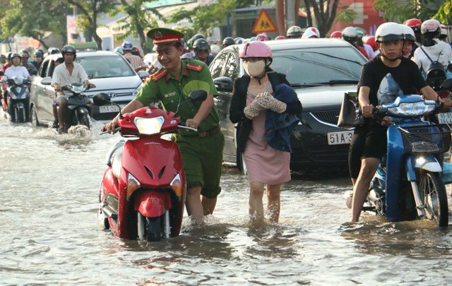 Trung tâm TP Cần Thơ ngập sâu vì triều cường lịch sử ảnh 2