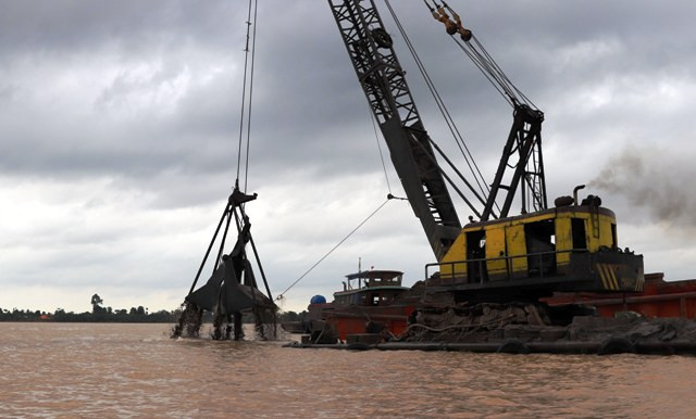 Kỳ 2: Đua nhau “tận diệt” cát sông miền Tây ảnh 2