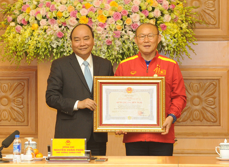 Đội tuyển bóng đá nam đón nhận Huân chương Lao động hạng Nhất ảnh 1