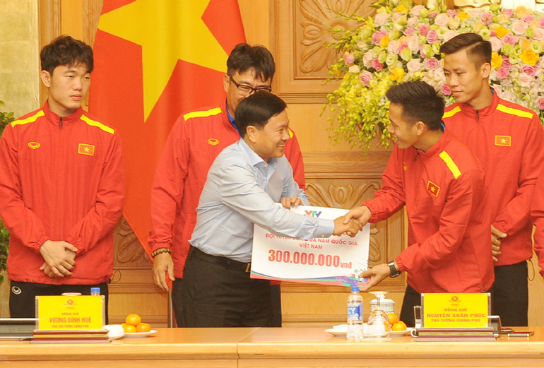 Đội tuyển bóng đá nam đón nhận Huân chương Lao động hạng Nhất ảnh 9