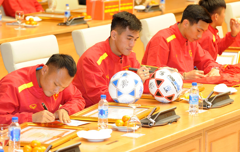 Đội tuyển bóng đá nam đón nhận Huân chương Lao động hạng Nhất ảnh 6