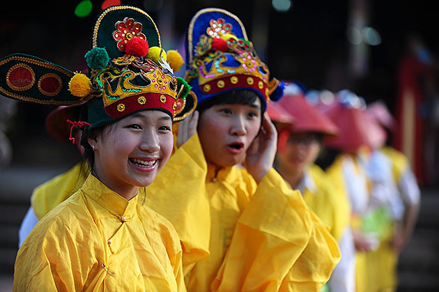 Đến Hội làng Chuông xem đấu cờ người, thổi cơm thi ảnh 7