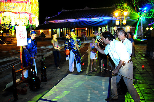 Dùng ngự thiện với hoàng đế trong "Đêm Hoàng cung" ảnh 8