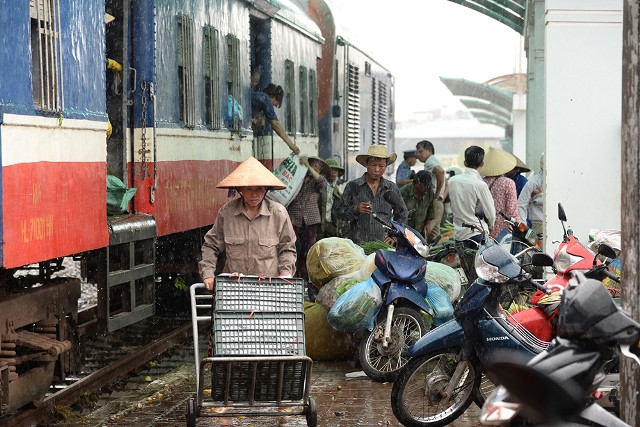 Chuyến tàu “chợ” ảnh 13