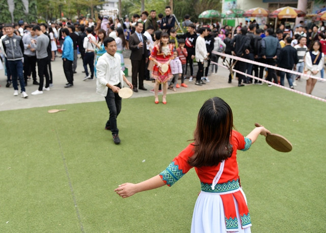 Mang Tết của đồng bào dân tộc Mông đến với Thủ đô Hà Nội ảnh 4