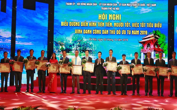 Hà Nội biểu dương 700 gương người tốt, việc tốt ảnh 1