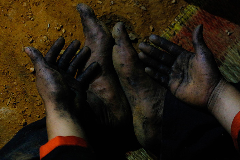 Người Pà Thẻn nhảy lửa chào Xuân ảnh 7