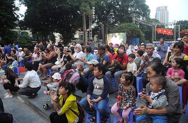 Biểu diễn Lân Sư Rồng chào mừng thành công Đại hội Đảng bộ TP Hà Nội ảnh 6 Biểu diễn Lân Sư Rồng chào mừng thành công Đại hội Đảng bộ TP Hà Nội ảnh 6