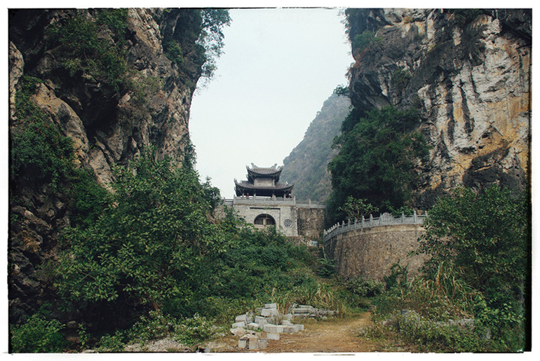 Khám phá động Am Tiên, "Tuyệt tình cốc" của cố đô Ninh Bình ảnh 3 Khám phá động Am Tiên, "Tuyệt tình cốc" của cố đô Ninh Bình ảnh 3