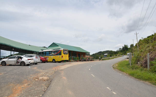 Nhiều công trình xây dựng trái phép, vi phạm an toàn hành lang quốc lộ 28B ảnh 3