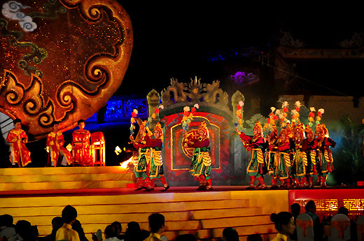 Dùng ngự thiện với hoàng đế trong "Đêm Hoàng cung" ảnh 15