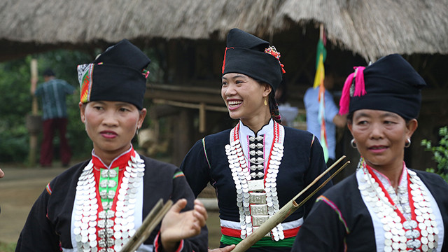 Lễ cúng bản của người Khơ Mú ảnh 4