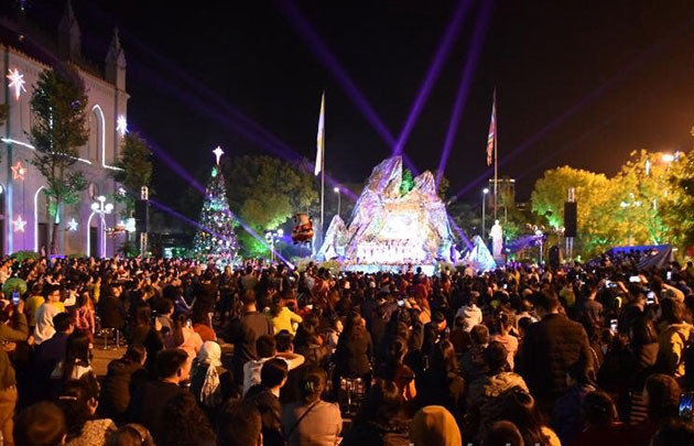 Rộn ràng không khí Giáng sinh trên khắp cả nước ảnh 7