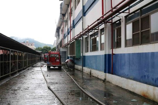 Bắc Ninh: Kịp thời dập tắt đám cháy, giải cứu hơn 100 công nhân ảnh 2