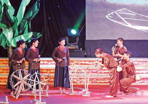 Hiểu âm nhạc cha ông để thoát khỏi mặc cảm ảnh 1