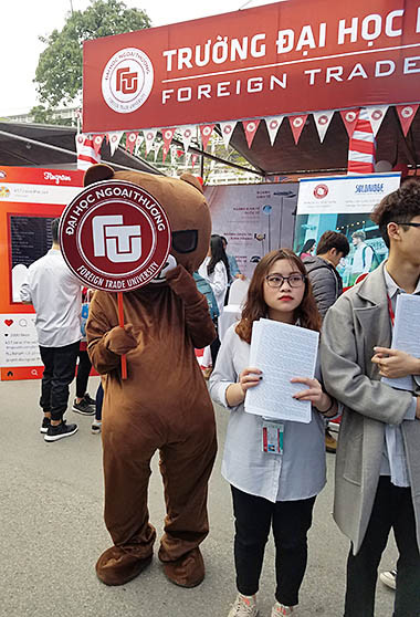 Sôi nổi Ngày hội Tư vấn tuyển sinh - hướng nghiệp 2018 ảnh 6